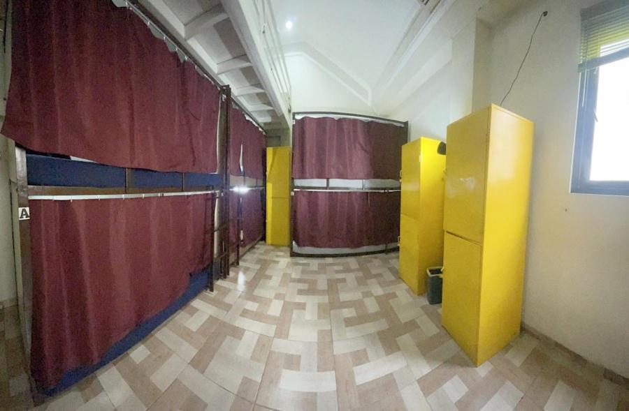 Mador Malang Dorm Hostel エクステリア 写真