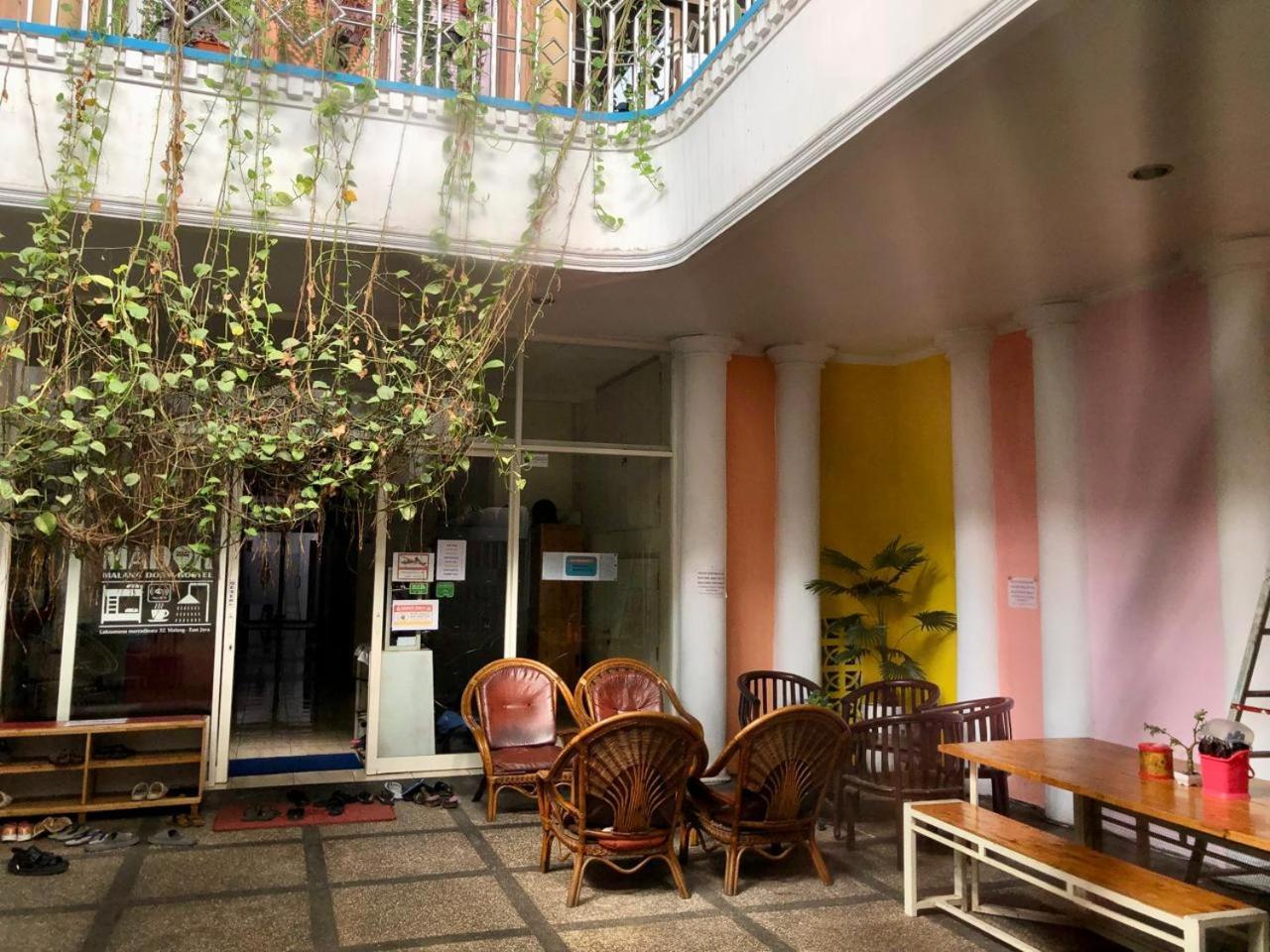 Mador Malang Dorm Hostel エクステリア 写真